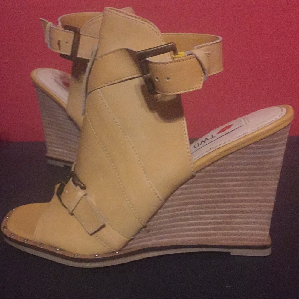 Size 6 - Picture 2 of 5